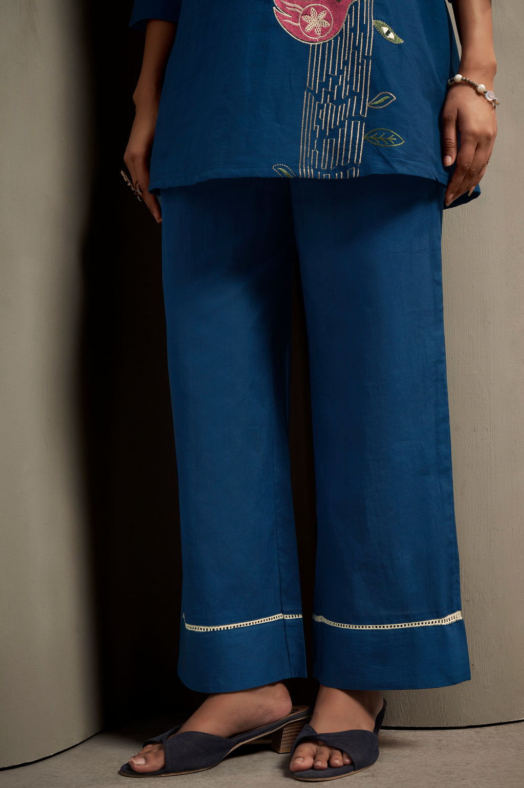 Pure Cotton Bird Embroidered Straight Kurta